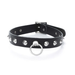 Spitznieten-Choker mit Ring