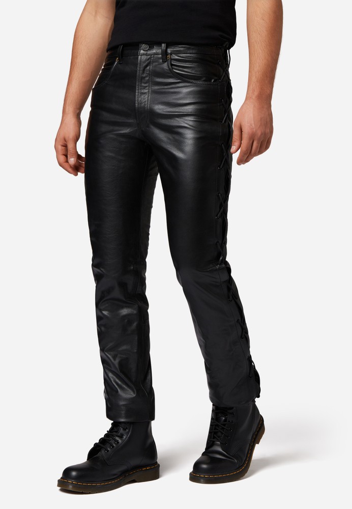 Lederhose, geschnürt